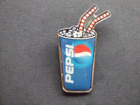 Pepsi Cola drinkbeker met ijs en rietjes